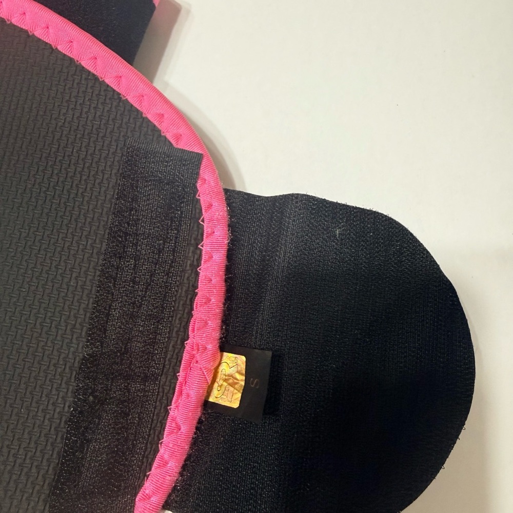Sweet Sweat Waist Trimmer - Black and Pink - Picture 5 of 5